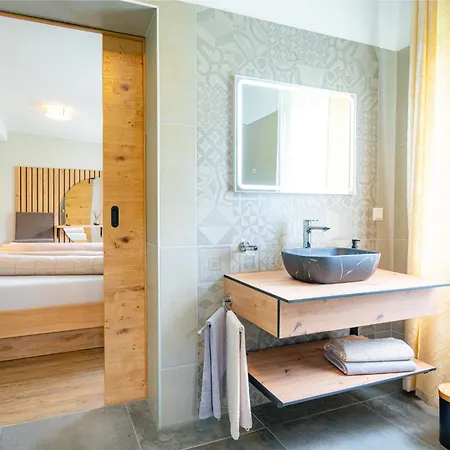 Lorettohof Garni Hotel